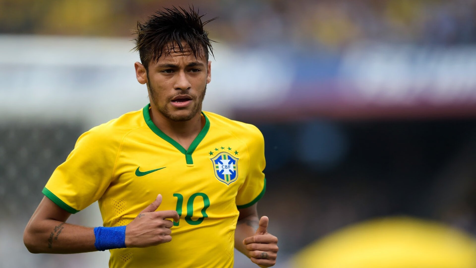 “壁球对决:高新区全民健身馆赛场充满悬念,谁能成为快打高手?”